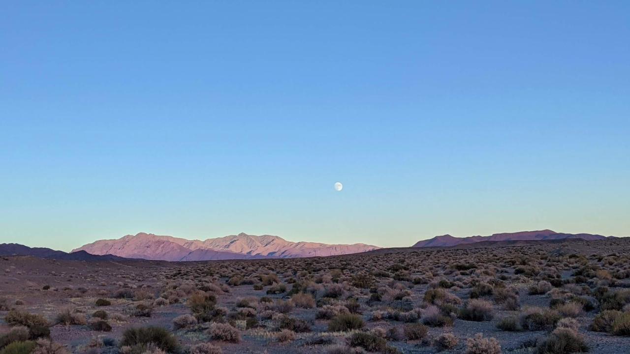 Anita In Death Valley Gasthof Tecopa